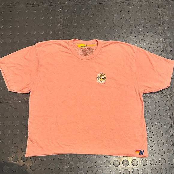 NWOT Aviator Nation L Coral Tee with tiger graphic - Picture 2 of 8